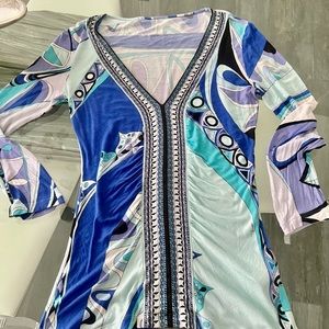 Emilio Pucci pre 🩵 shirt 👕 with groovy colors! 🩵💙💜🖤